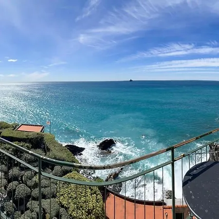 Altido Gorgeous Flat With Exceptional Sea Views * جنوة