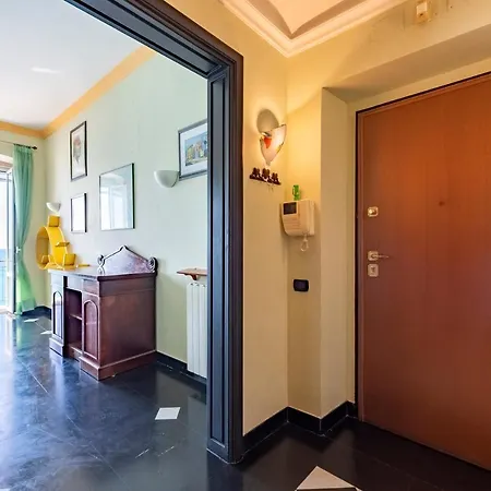 Altido Gorgeous Flat With Exceptional Sea Views * جنوة
