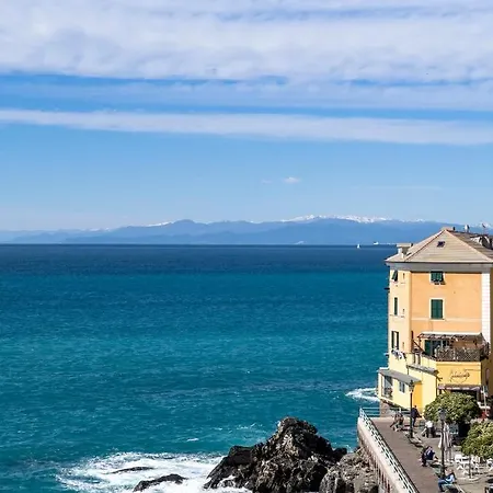 Altido Gorgeous Flat With Exceptional Sea Views شقة *